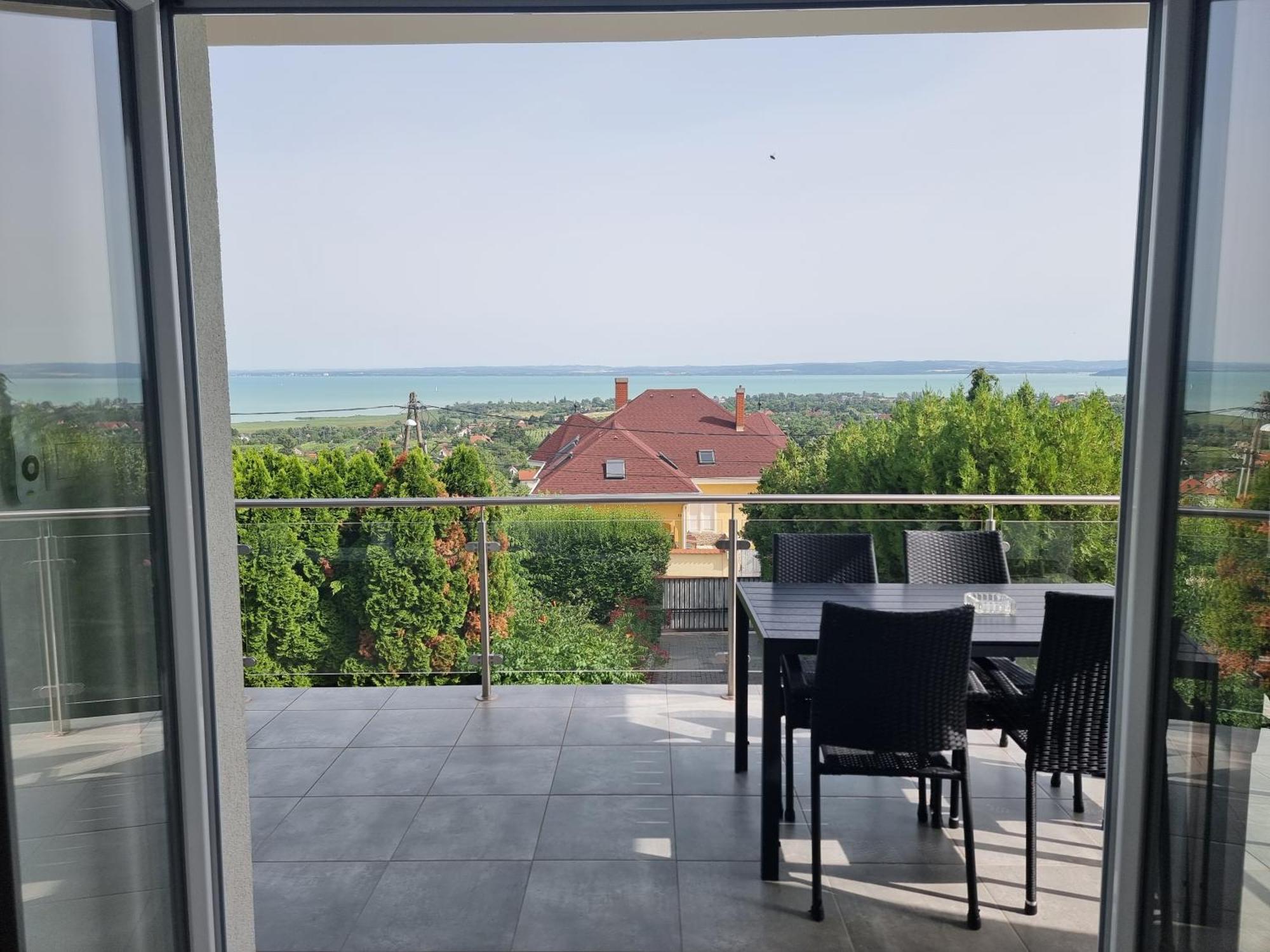 Lakeview Apartments Balatonfuered المظهر الخارجي الصورة