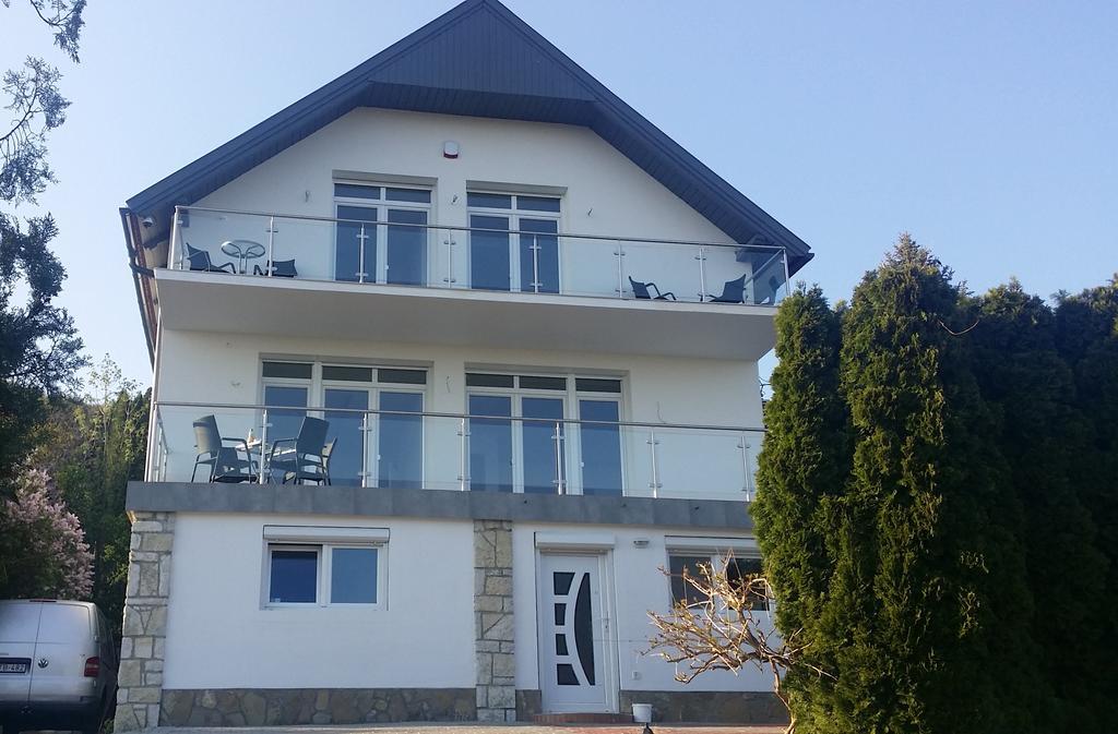 Lakeview Apartments Balatonfuered المظهر الخارجي الصورة